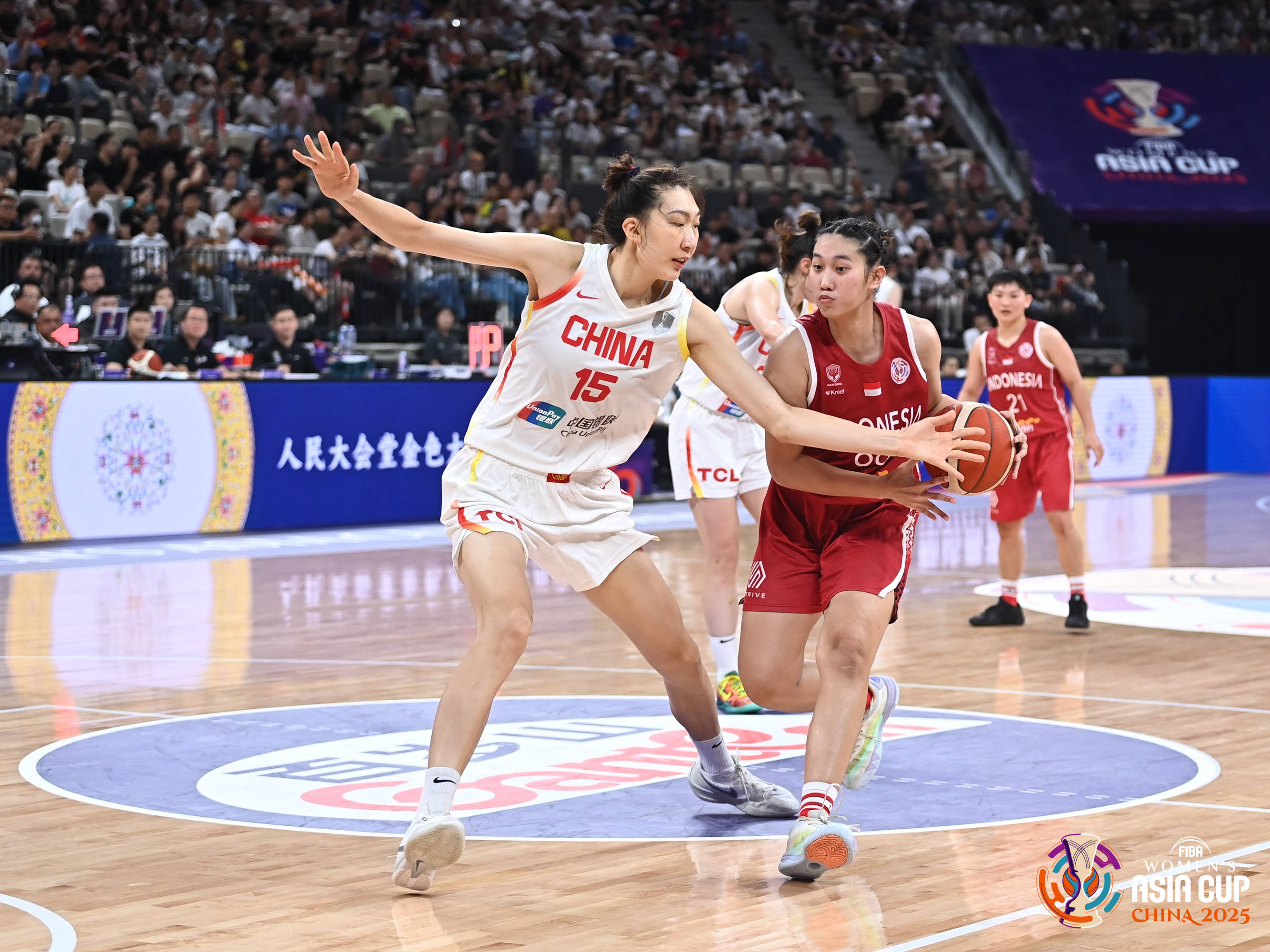 国家队大赛首秀！张子宇13分末节双塔让人期待(2米23大宝贝张子宇u16国青女篮比赛)