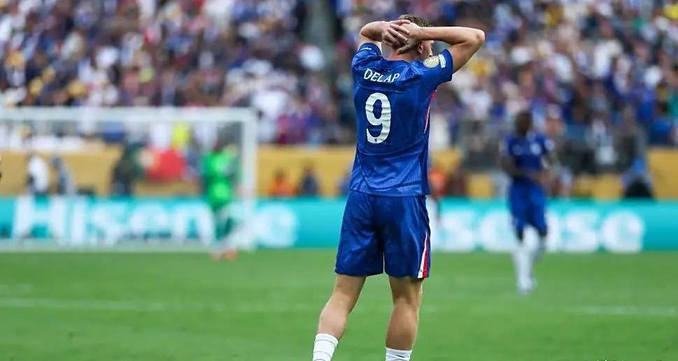 世俱杯-帕尔默2射1传佩德罗破门切尔西3-0巴黎夺冠军的简单介绍