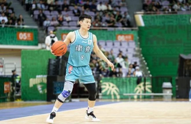 半岛体育-关于田中心半场出战14分钟12中7，三分5中3得到19分4板3助攻的信息
